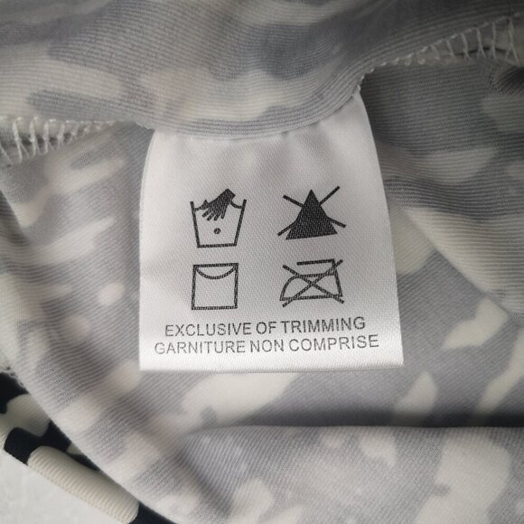 Simon Chang Ladies Size Small Black & White Pattern Sleeveless Maxi Dress - Picture 6 of 7